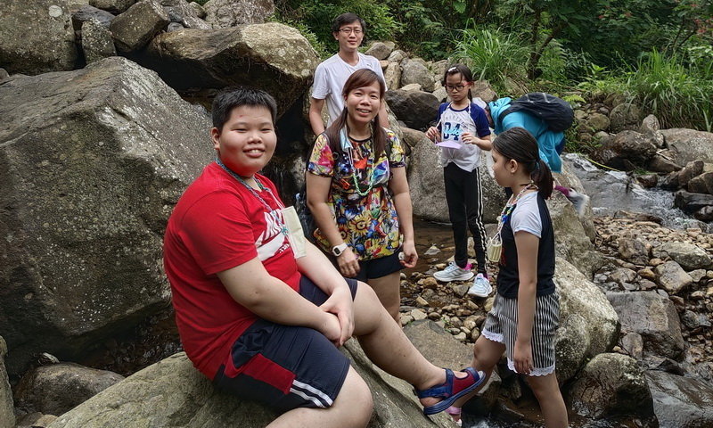 family trekking di puncak bogor